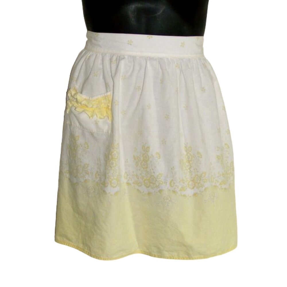 Vintage Apron, Yellow/white Floral, Ruffle Pocket, Tie back, Cottony